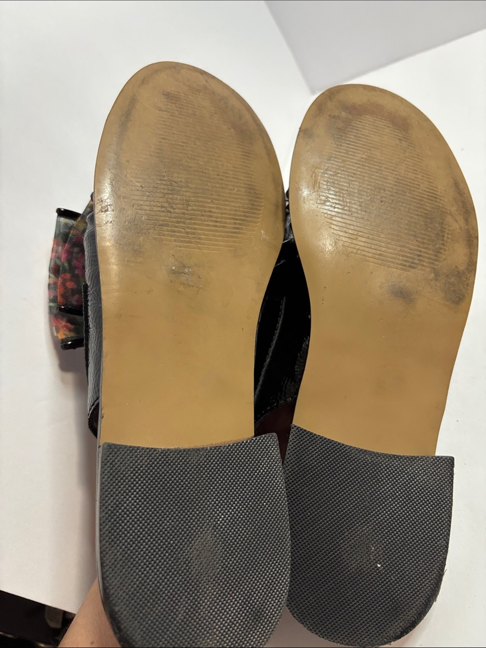 Betsy Johnson Black Patent Slingback Mules with Multicolor Sequin Bow Sz 8.5 - Picture 7 of 7